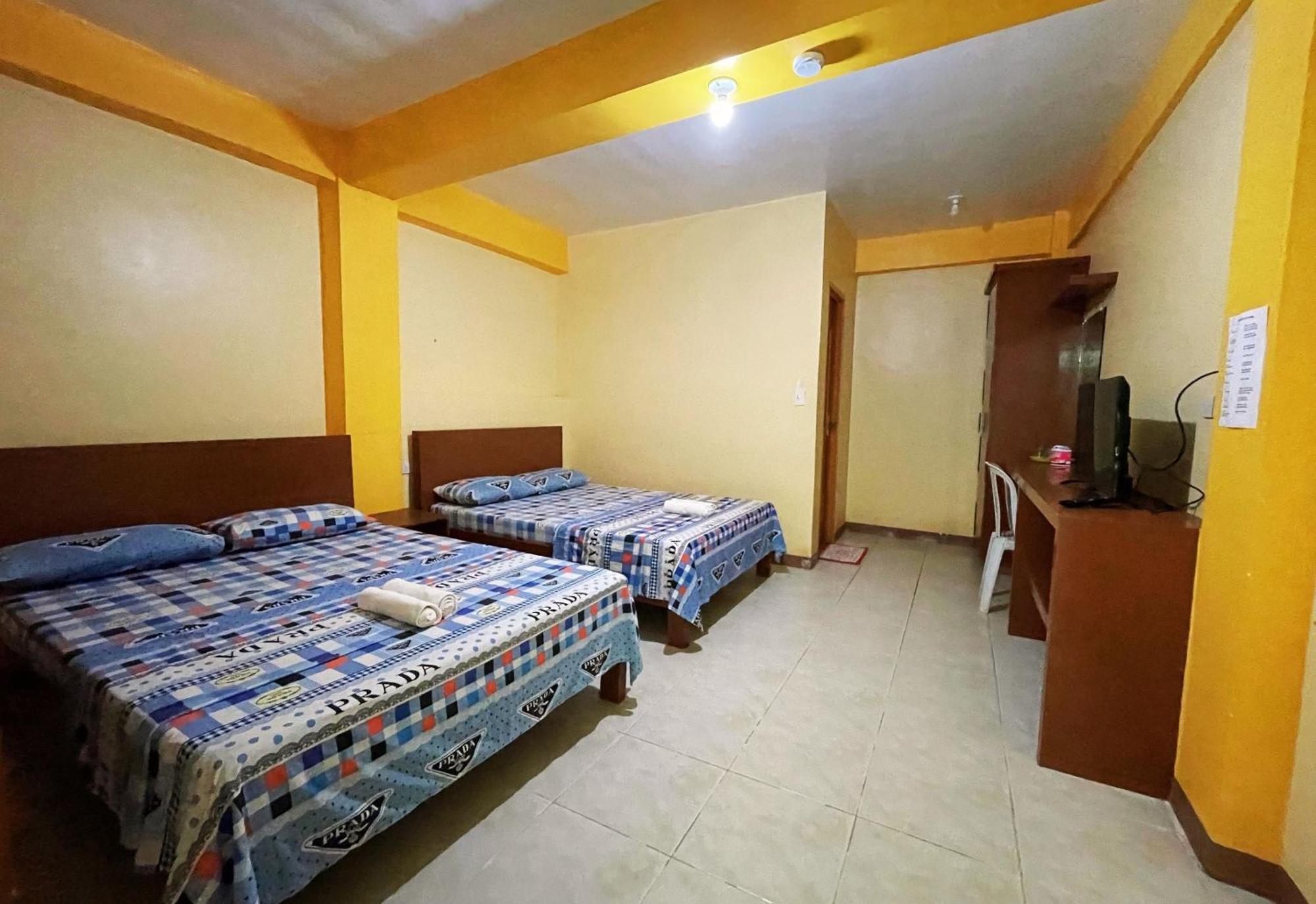 White Beach Hotel Puerto Galera Powered By Cocotel Exterior foto